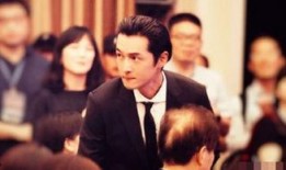吃瓜看戏现场视频,吃瓜群众围观大戏，精彩瞬间一网打尽