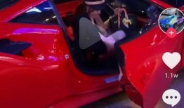 红跑车吃瓜,揭秘娱乐圈的“瓜田”风云