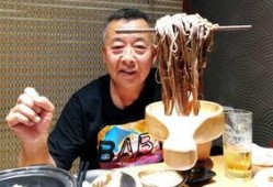 汶南老头吃瓜,揭秘民间吃瓜群众的趣味生活