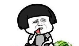 看这小伙吃瓜多带劲,这位小伙吃瓜吃得如此带劲，究竟有何魅力？