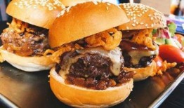 吃汉堡扇巴掌吃瓜,揭秘网络热梗背后的趣味与思考