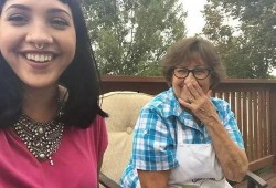 张奶奶吃瓜,一场甜蜜的消暑之旅