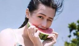 女娃吃瓜头像,揭秘网络红人吃瓜头像背后的故事