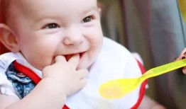 婴儿闹鬼吃瓜事件