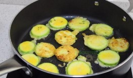 吃瓜粉加烧烤,夏日炎炎，美味与娱乐的双重享受