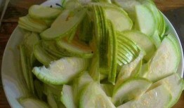 葫芦瓜切丝晒干怎么吃,美味新食法探索