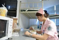 护士产科吃瓜,揭秘产房里的温馨瞬间