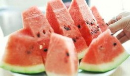 某网友专业吃瓜,专业吃瓜背后的故事与真相