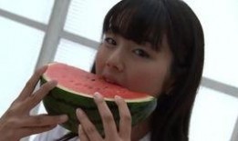 紫色吃瓜少女,紫色吃瓜少女的青春解码