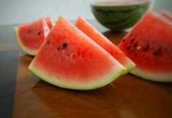 吃冰箱里小瓜,揭秘夏日清新美食之旅