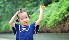 妞妞妞吃瓜,妞妞妞的瓜田奇遇记