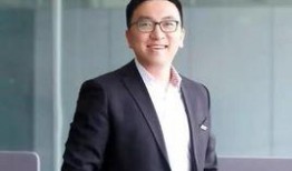 总裁助理吃瓜